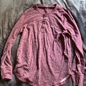Men’s Hollister henley tee